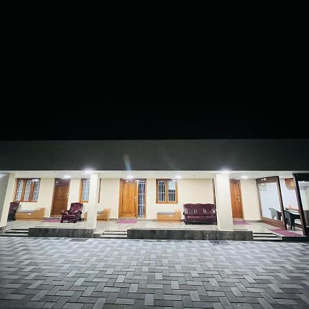 The Tendoinn Pollāchi 外观 照片
